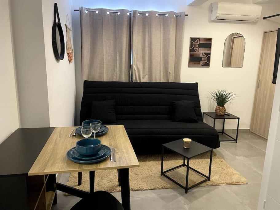 Appartement Petit Cocon Douillet Climatise Pour 2 Pers à La Crau Extérieur photo