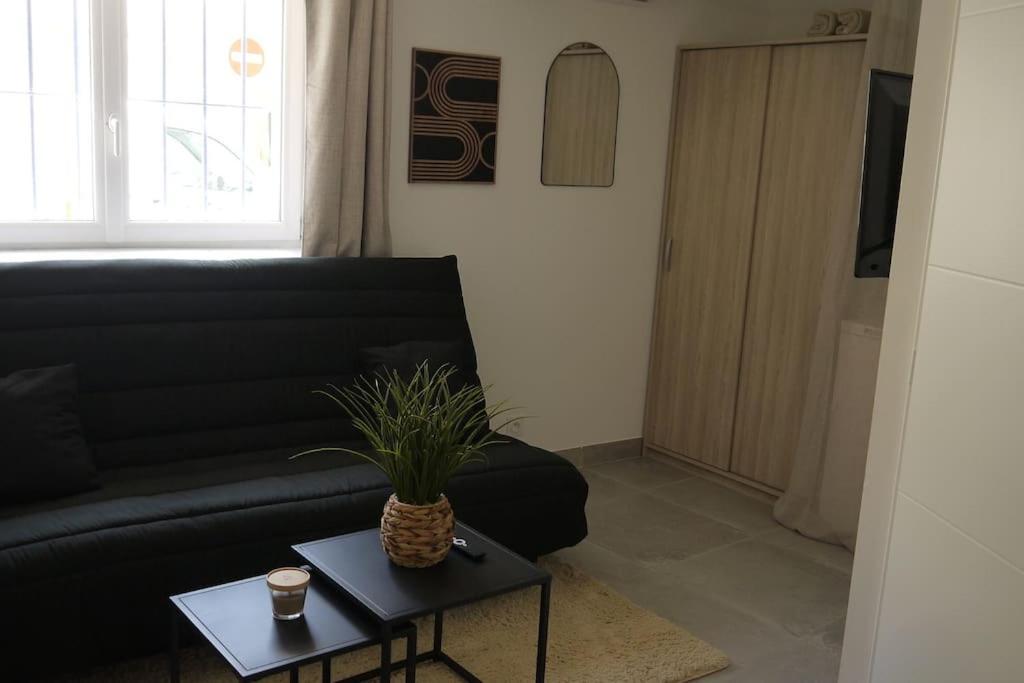 Appartement Petit Cocon Douillet Climatise Pour 2 Pers à La Crau Extérieur photo